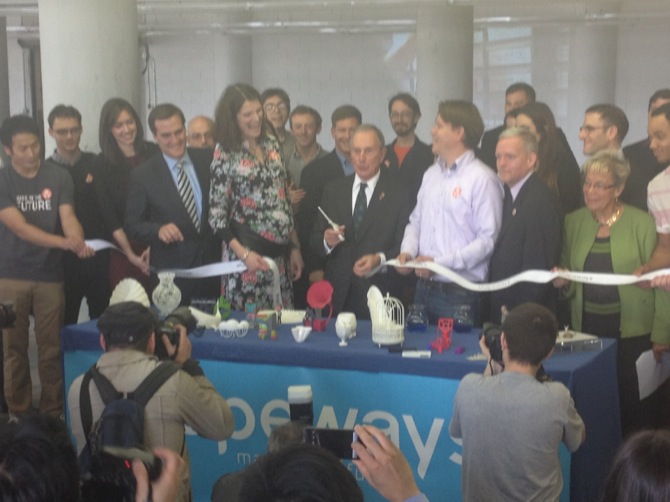 Mayor Bloomberg Pulling Scissors from Shapeways 3D Printer