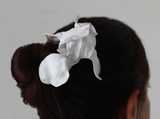 iris hair clip