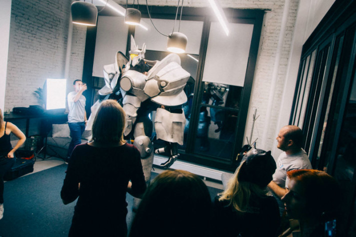 Scanning, photo credit Kotaku and Erik Erikson