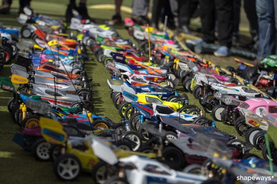 hundreds of RC cars lined up at the IconicRC revival in england
