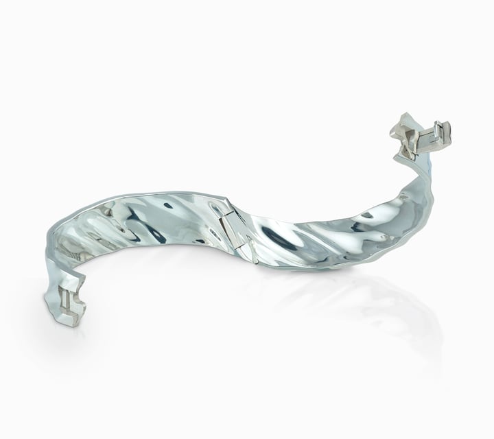 3D printed and hand polished ‘Water’ bracelet